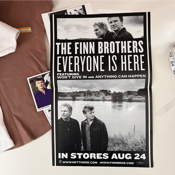 T shirt — band Crowded house, split enz, Neil Finn, Finn Brothers,  memorabilia - Picture 3 of 4